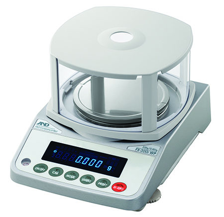 FXiWP laboratory balance with breeze break
