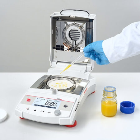 Loading Liquid into analyzer OHAUS